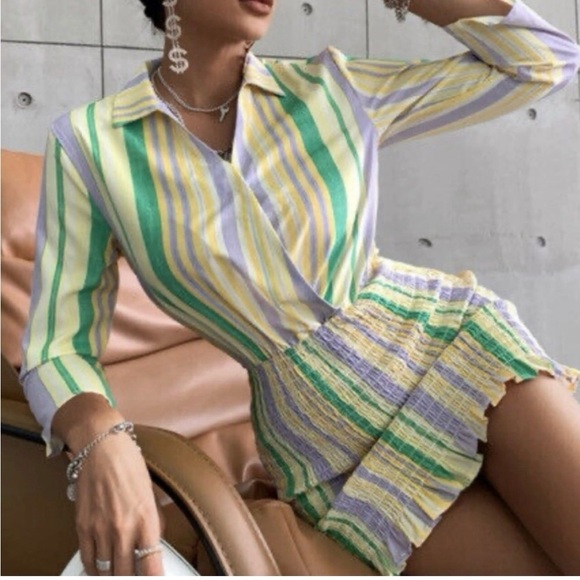 NWT Zara size large dress, with Ruchin on the bottom that is stretchy. - Picture 10 of 10